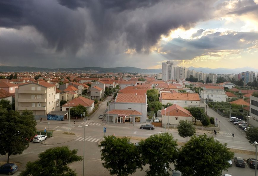 Narančasto upozorenje za grmljavinsko nevrijeme