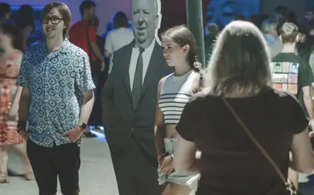 Gužva za fotografiranje s Hitchcockom