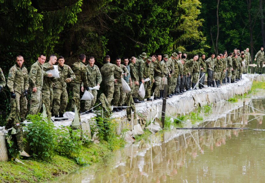 150 pripadnika Hrvatske vojske u pripravnosti zbog poplava
