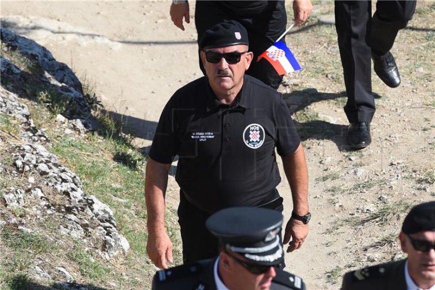 Policija privela HOS-ovce