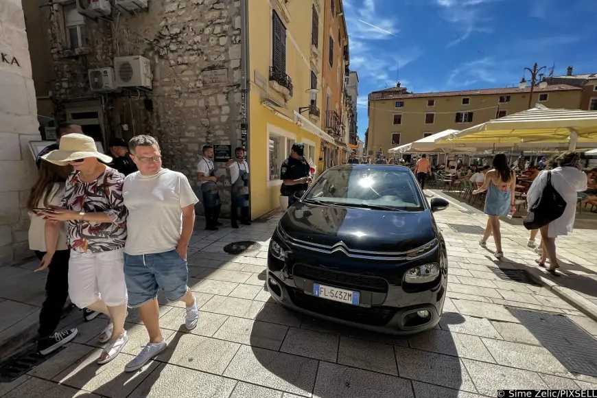 Talijani pratili navigaciju pa završili na Narodnom trgu
