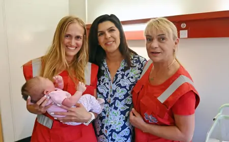 Tim HV-a posjetio djevojčicu Laru rođenu u helikopteru HRZ-a