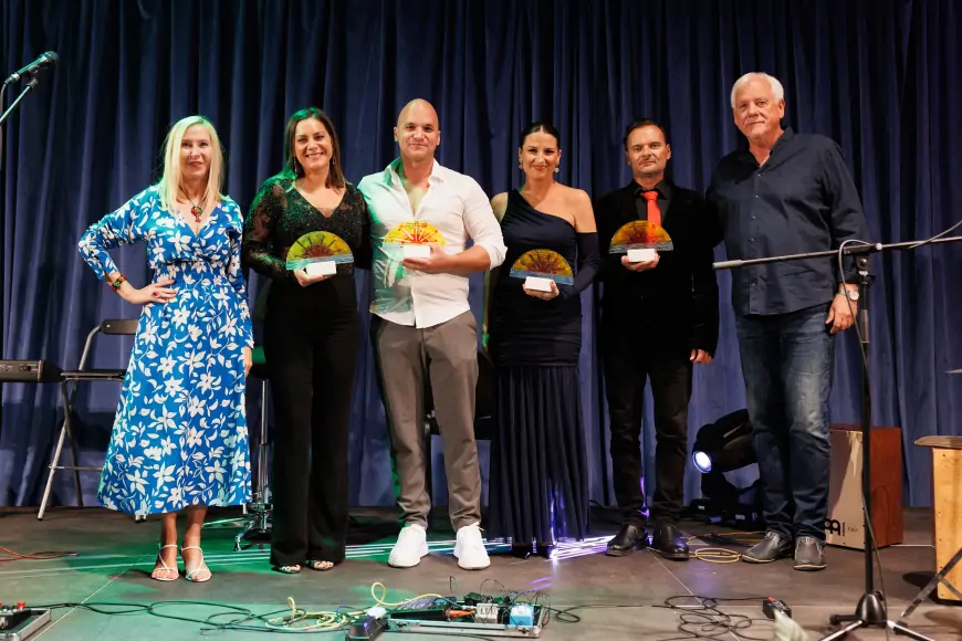 Lana Škrgatić Puž s pjesmom “Samo u tami” pobjednica zadarskog festivala kantautora