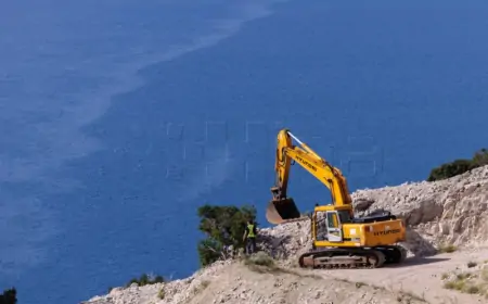 U uvali Vruja uklonjeno više bespravno izgrađenih građevina