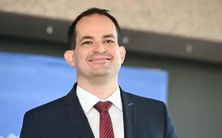 Skandal HDZ-a: Malenica sjedio , dok su se orile ustaške pjesme, pokliči  i vijorile crne zastave!