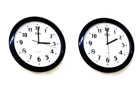 U nedjelju vraćamo satove:  zimsko računanje vremena