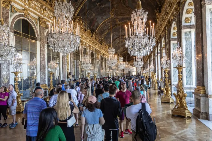 Versailles i Louvre evakuirani zbog prijetnji bombama
