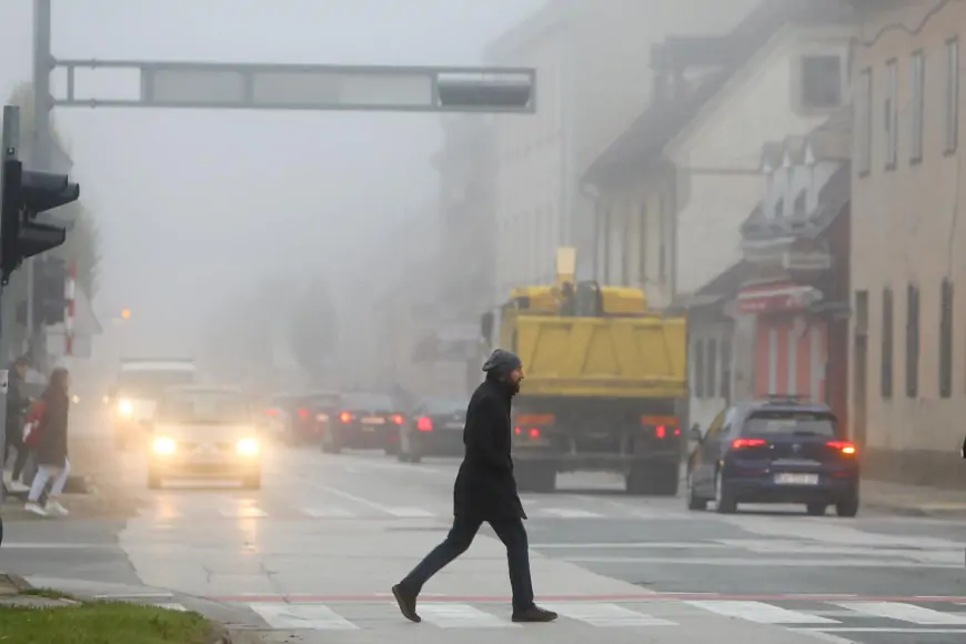 Vrijeme:  Oblačno s kišom