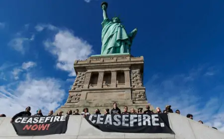 New York: Skupina "Židovski glas za mir" prosvjeduje kod Kipa slobode