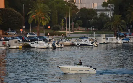 Vrijeme : Pretežno sunčano, poslijepodne naoblaka sa zapada