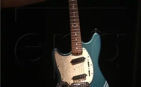 Gitara Kurta Cobaina prodana na aukciji za 1,5 milijuna dolara