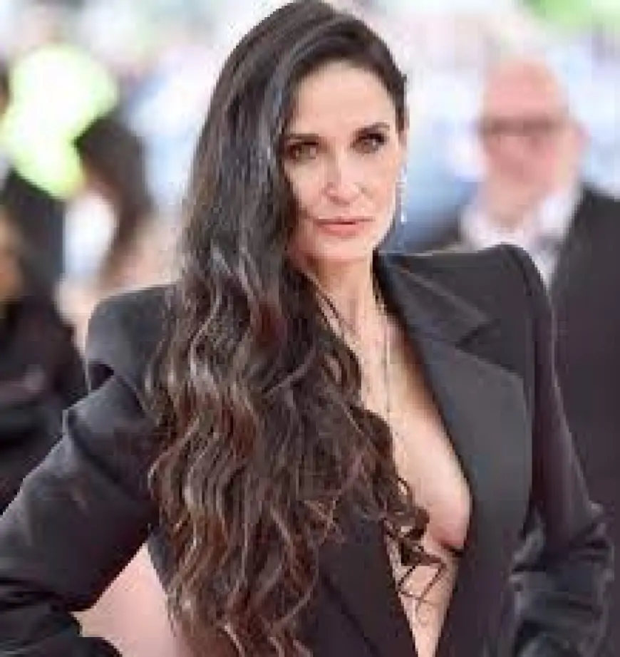 Demi Moore: Majka ju je prodala s 15, silovana je, a onda se prepustila porocima