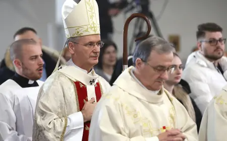 Kutleša na polnoćki pozvao na jednostavnost i čistoću srca