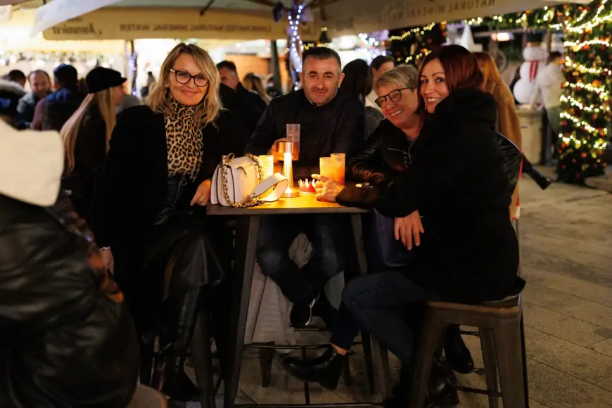 Adventsku pozornicu sinoć “osvojila” Gina i Gee Gee's bend