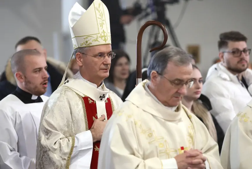 Kutleša na polnoćki pozvao na jednostavnost i čistoću srca