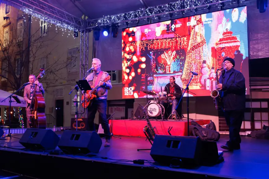 FOTOGALERIJA održanog nastupa grupe Pacific Bullets u sklopu Adventa u Zadru