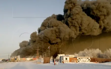 Veliki požar izbio u skladištu u St Petersburgu
