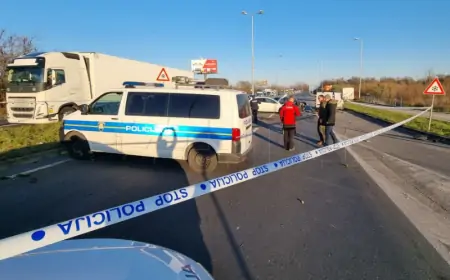 Vozač udario u metalni stup i poginuo