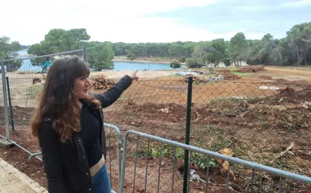 Pula: Članovi grupe Walter pred zgradom DORH-a