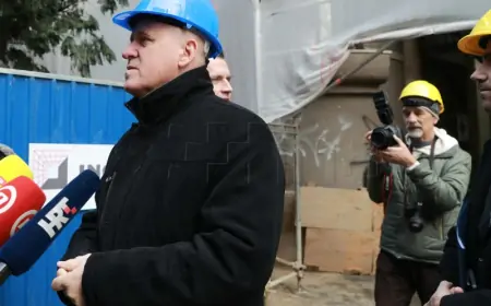 Bačić dodijelio ugovore za projekte Hrvata u BiH vrijedne 1,03 milijuna eura