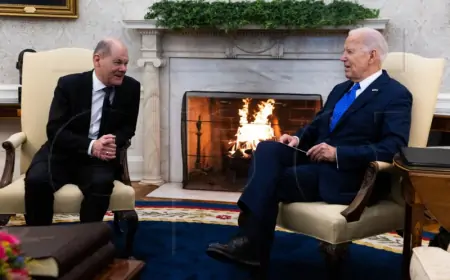 Biden optužio Kongres za 'zanemarivanje' Ukrajine, sastao se sa Scholzom