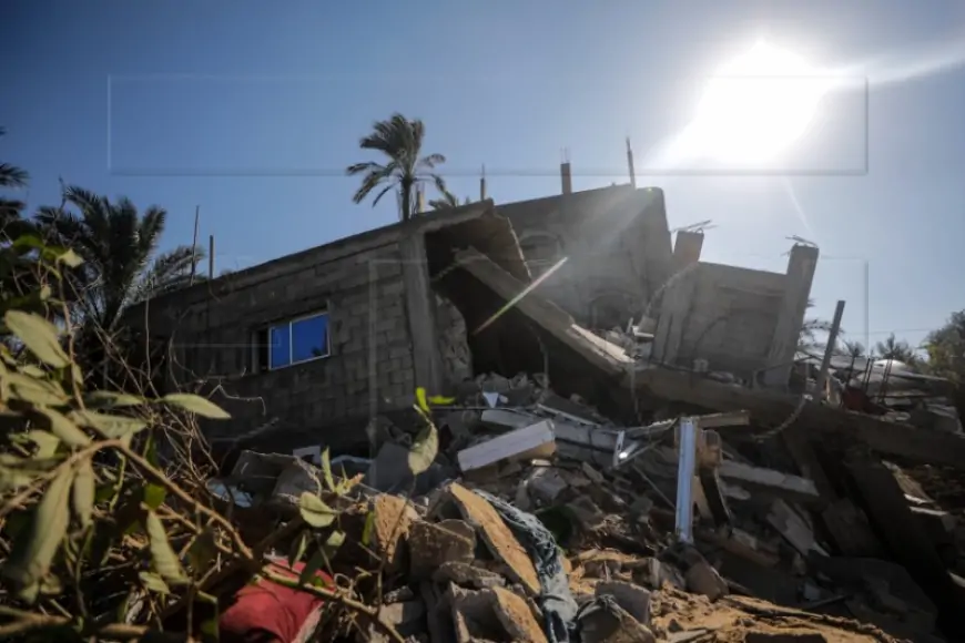 Deseci ubijeni u noćnim napadima dok Hamas razmatra prijedlog o primirju u Gazi