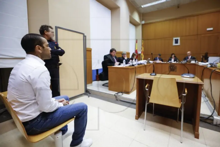 Dani Alves osuđen na četiri i pol godine zatvora