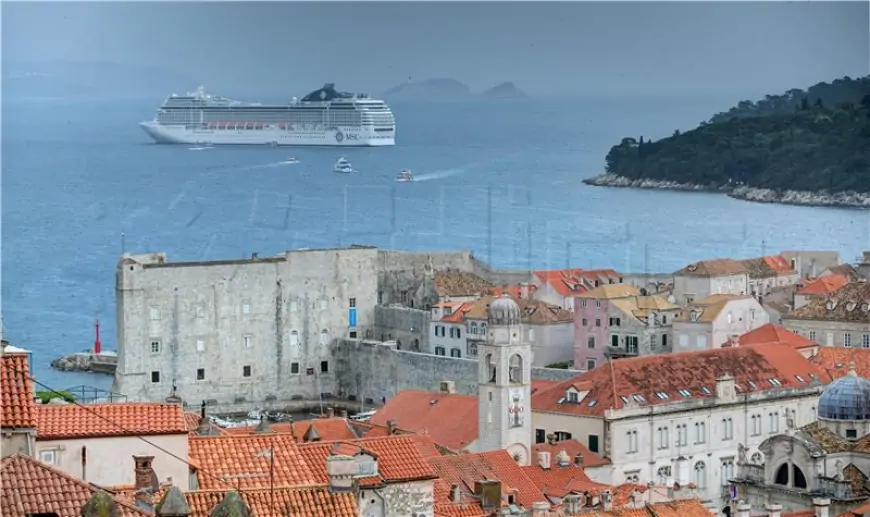 Bačić predao Dubrovniku i Dubrovačko-neretvanskoj županiji 285 nekretnina RH