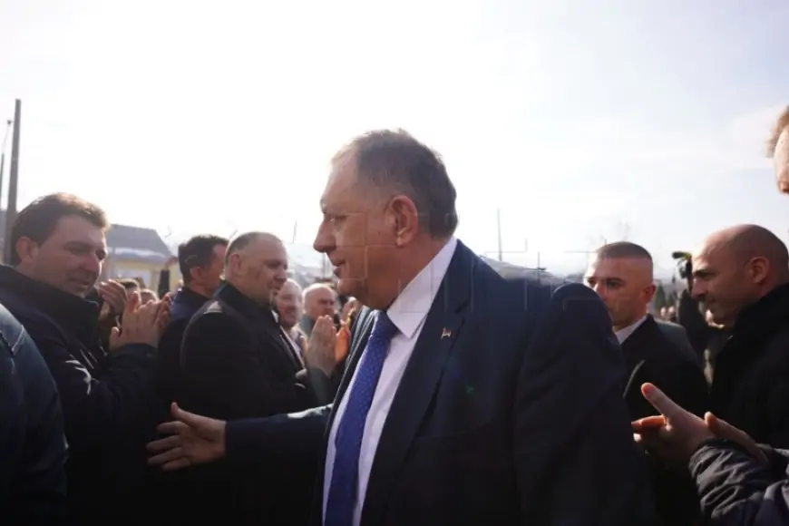 Crna Gora: Prosvjednici u Podgorici izviždali Dodika