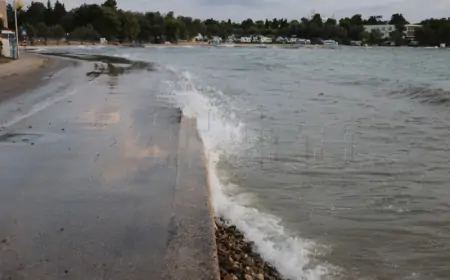 Na zadarskom području jaka kiša i olujno jugo, poplavljen dio Zadra