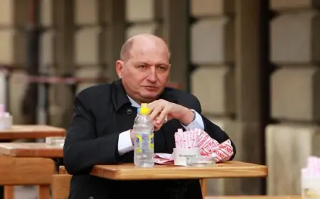 JAVIO SE I KORUMPIRANI REKTALNI ALPINIST