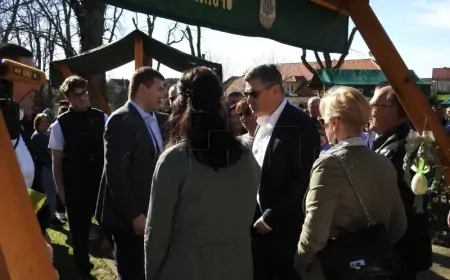 Predsjednik Milanović obišao Uskrsni sajam u Lipovljanima