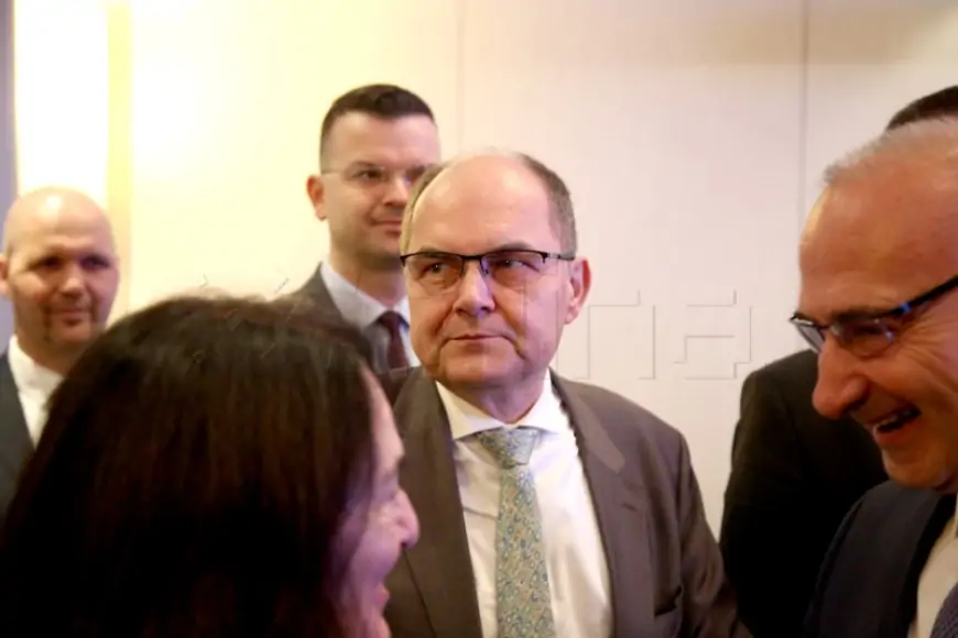 Schmidt: Za BiH od ključnog značenja usvojiti tehničke izmjene izbornog zakona