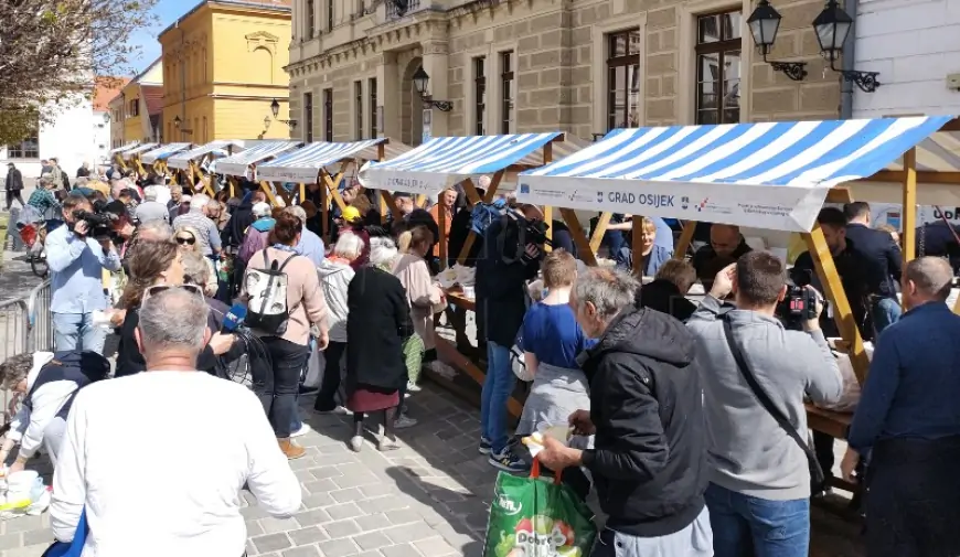 Majstori kotlića Osjećanima na Veliki petak skuhali 2.000 porcija fiša
