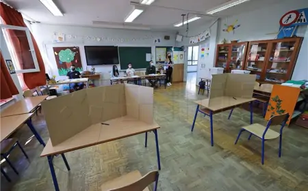 MINISTARSTVO POZVALO ŠKOLE DA SUTRA ZAVRŠE NASTAVU DO 18.30 SATI