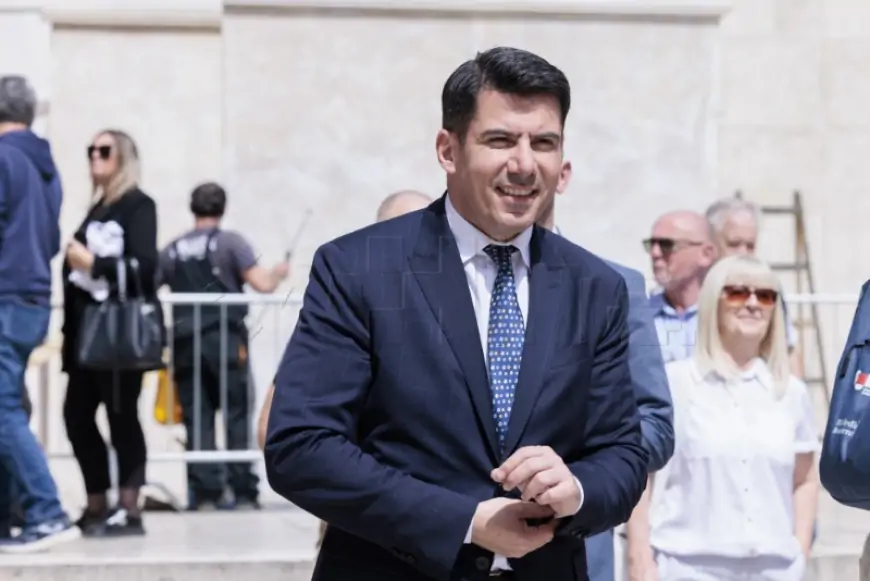 NIKOLA GRMOJA: PLENKOVIĆ SE BOJI SUČELJAVANJA