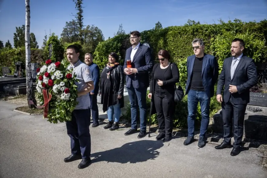 SDP POLOŽIO VIJENCE NA MIROGOJU POVODOM DANA POBJEDE NAD FAŠIZMOM I DANA EUROPE