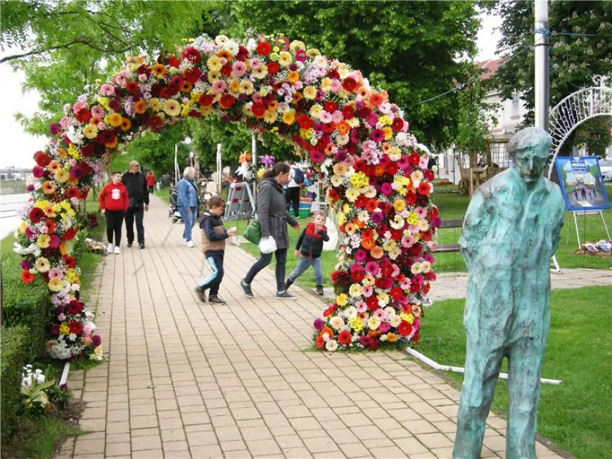 OTVOREN SISAČKI SAJAM CVIJEĆA