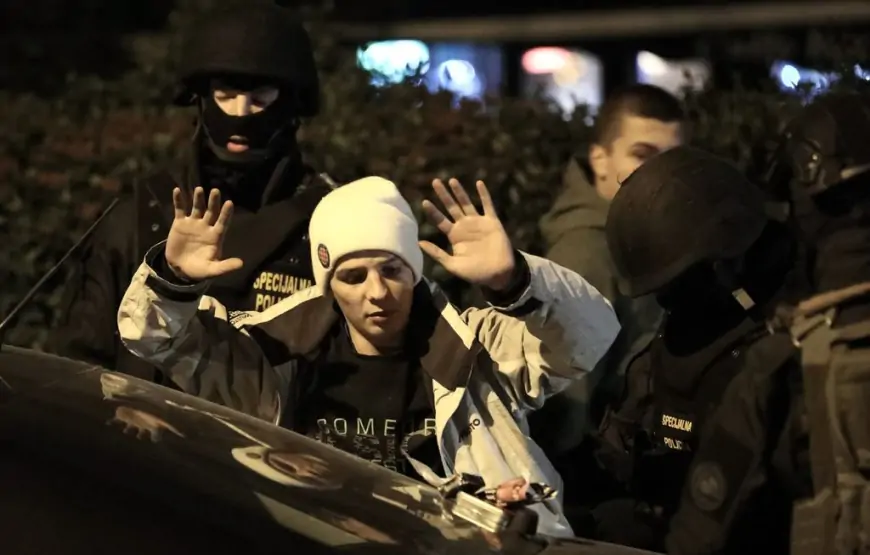 "TEŠKI CSI U SPLITU": BRAT FILIPA ZAVADLAVA OPLJAČKAO KLADIONICU PA S ORUŽJEM TRČAO ZA DJELATNICOM?