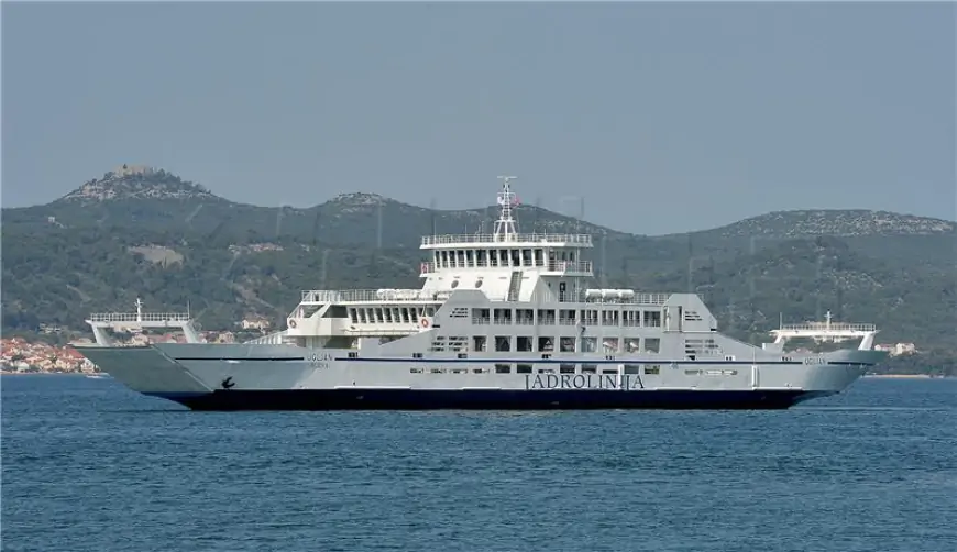 POGINUO MUŠKARAC, NAKON SKOKA U MORE S TRAJEKTA U LUCI GAŽENICA