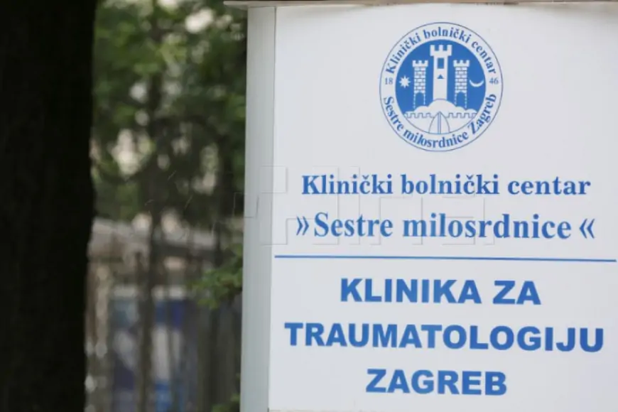 MUŠKARAC KOJI SE POLIO BENZINOM NA MARKOVOM TRGU I DALJE U ŽIVOTNOJ OPASNOSTI