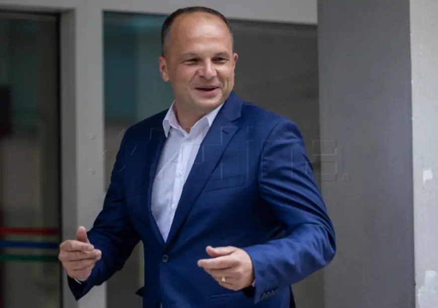 IZBORI U SDP-u 14.RUJNA, HAJDAŠ DONČIĆ SE KANDIDIRAO ZA PREDSJEDNIKA