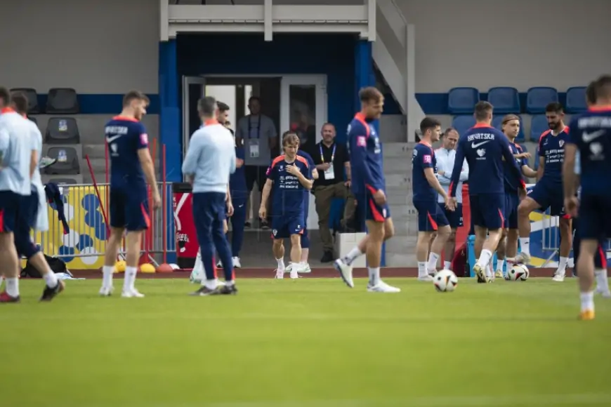 "VATRENI" TRENIRALI U PUNOM SASTAVU