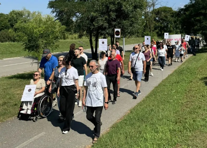 SLAVONSKI BROD: PROSVJED ZBOG ODLAGALIŠTA OTPADA U SREDIŠTU GRADA