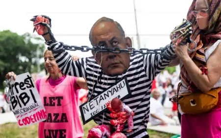 TISUĆE PROSVJEDNIKA OKUPILO SE KOD KAPITOLA UOČI NETANYAHUOVOG OBRAĆANJA