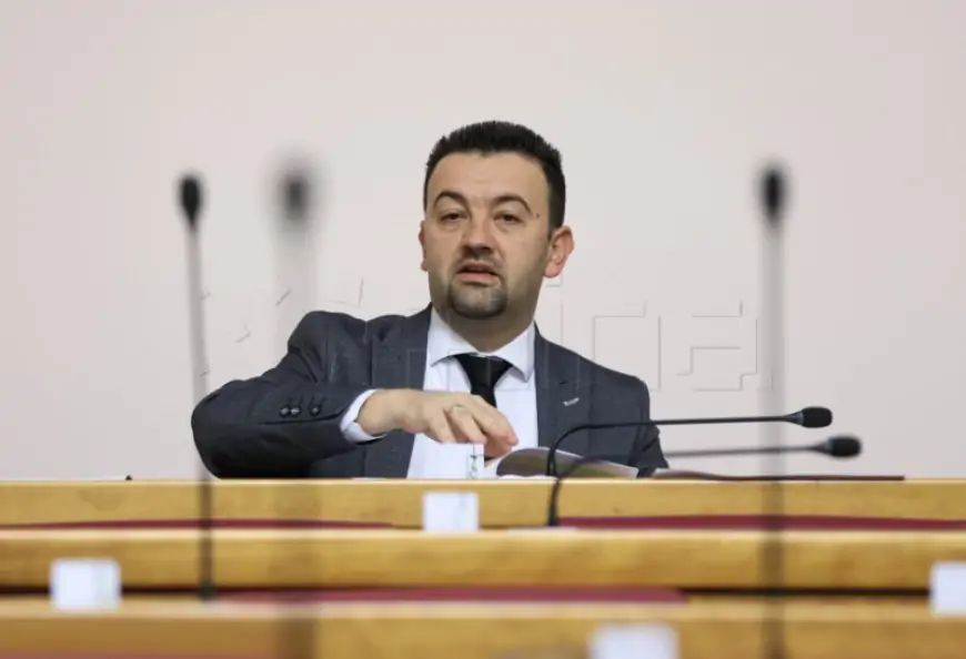 PAVLIČEK (SUVERENISTI): NEDOPUSTIVO POKRETANJE RODNIH STUDIJA, TO JE TEROR MANJINE
