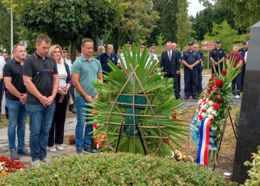 DARUVAR ODAO POČAST PRVIM POGINULIM BRANITELJIMA U DOMOVINSKOM RATU