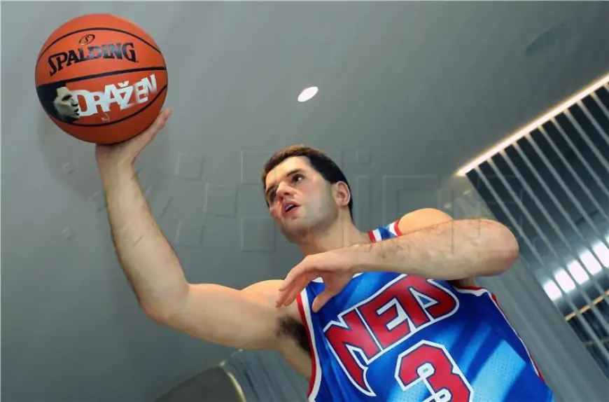 DRAŽENU POSTHUMANO BRANITELJSKO PRIZNANJE "VELIKA ZLATNA PLAKETA-DA SE NE ZABORAVI"