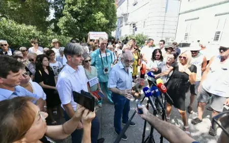 PROSVJEDNI SKUP ZDRAVSTVENIH RADNIKA OTOKA KRKA