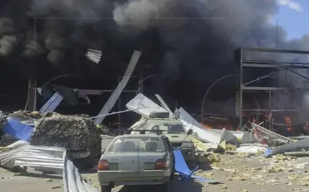 DESET UBIJENO, 35 OZLIJEĐENO U RUSKOM NAPADU NA SUPERMARKET U UKRAJINI